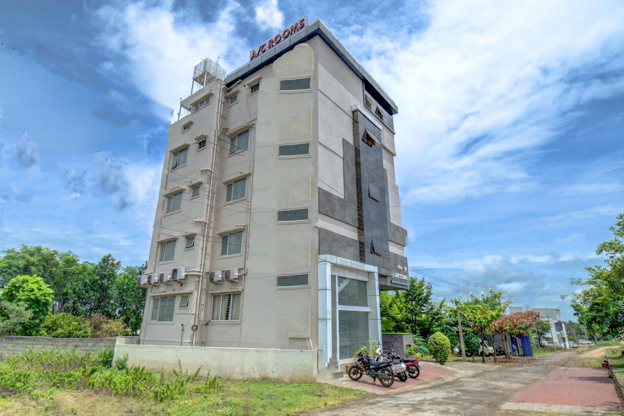 Hotel J N Stay Mysore - 12 Minutes To Mysore Palace Zewnętrze zdjęcie